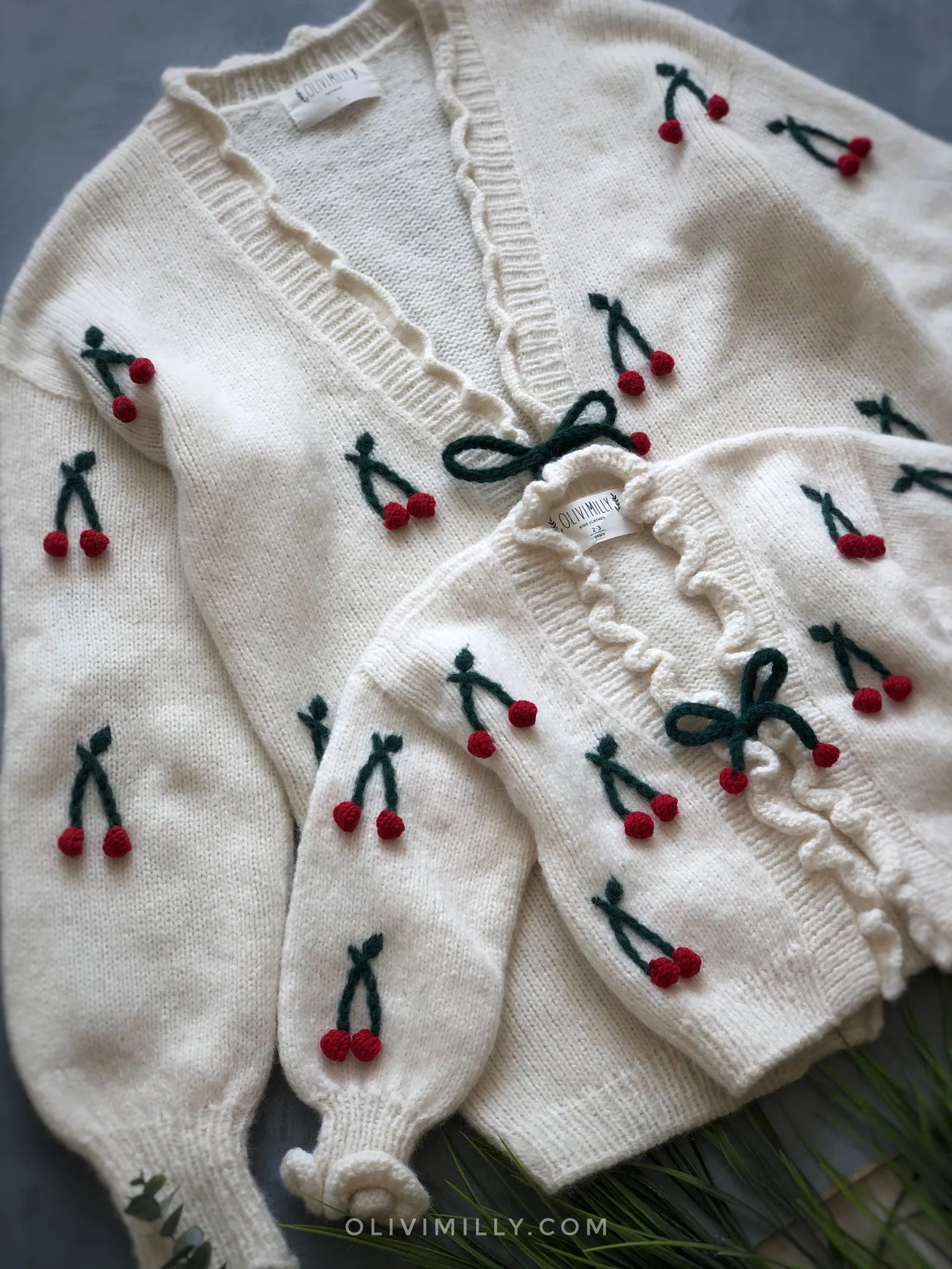 Adult Cardigan Cherries | off white