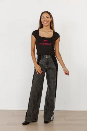 ARKANSAS RAZORBACKS LEGACY LOOK ROUND NECK 90'S CROP TEE BY MADI PREWETT TROUTT