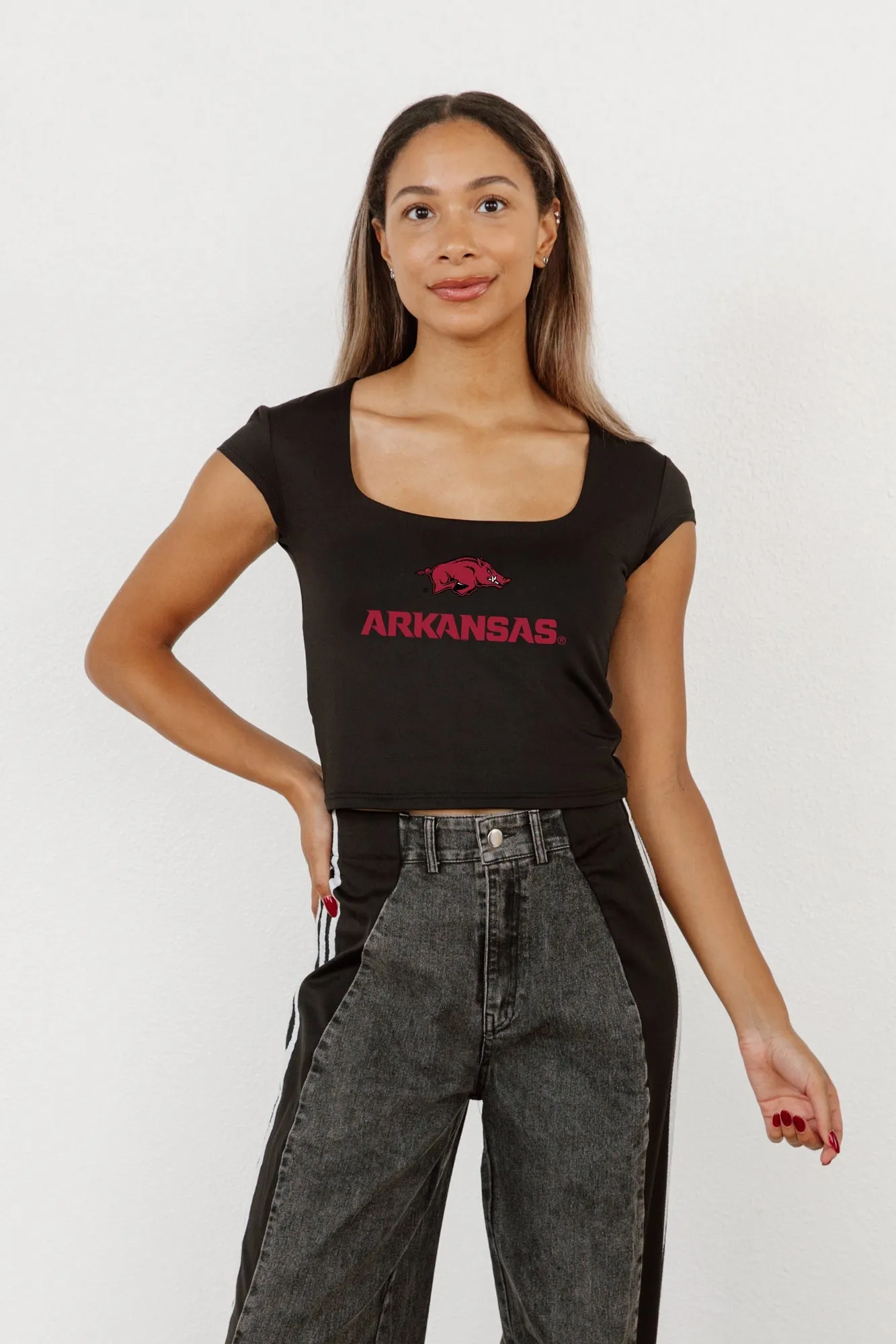 ARKANSAS RAZORBACKS LEGACY LOOK ROUND NECK 90'S CROP TEE BY MADI PREWETT TROUTT
