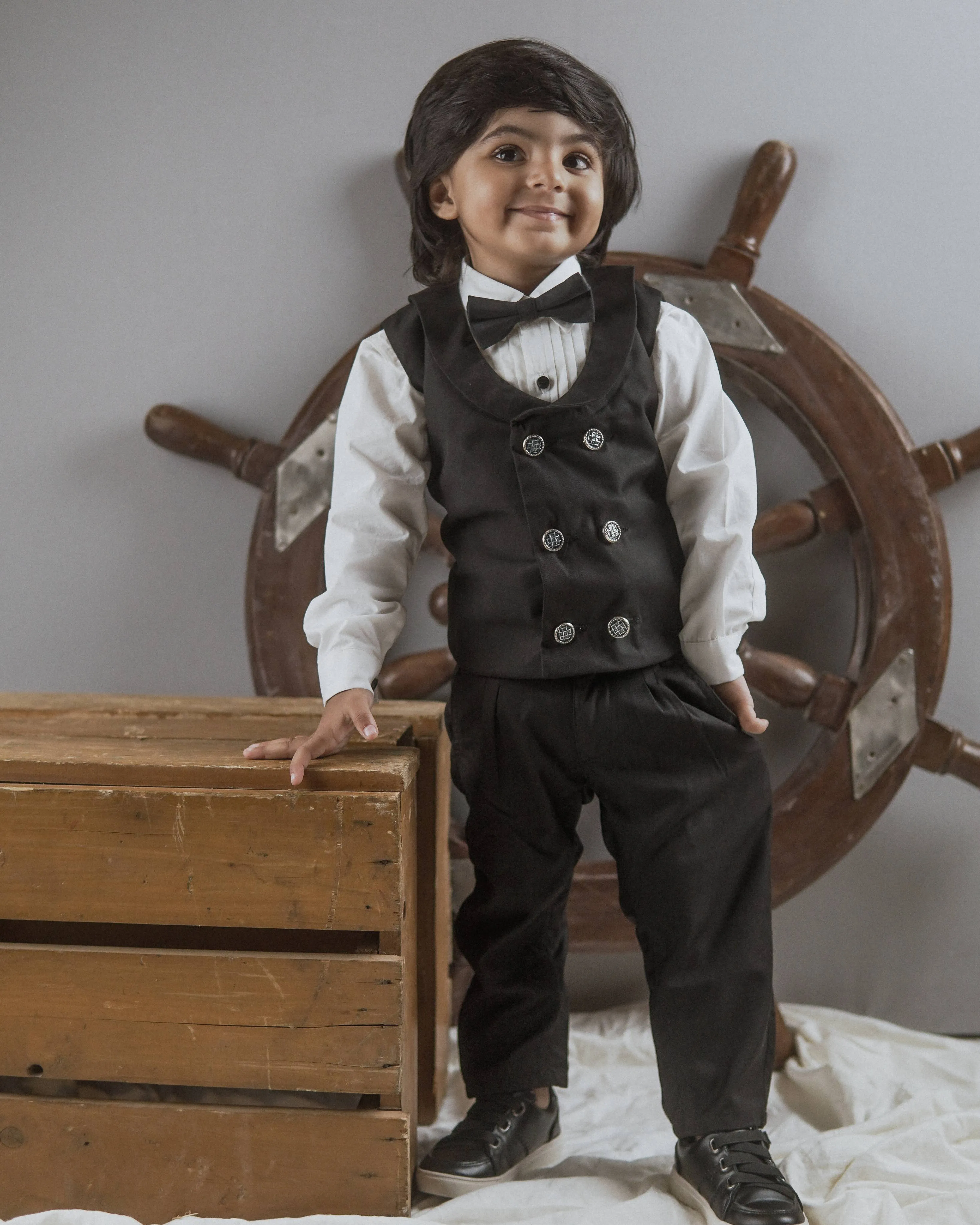BLACK DOUBLE BUTTONED WAISTCOAT & PANTS SUIT SET