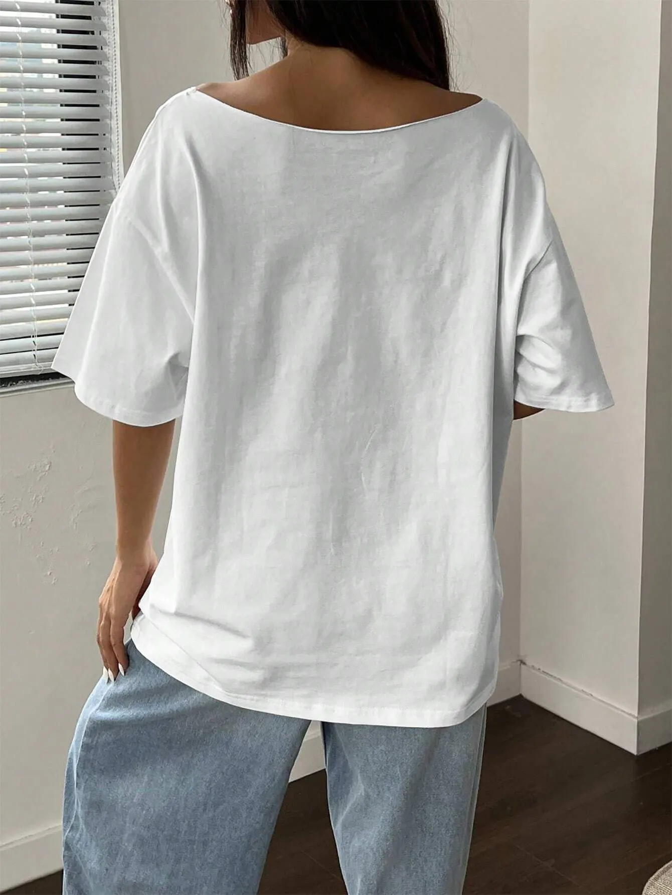 SXV Oversized Off-Shoulder Loose London 92 Print Oblique Shoulder T-Shirt Graphic Tees
